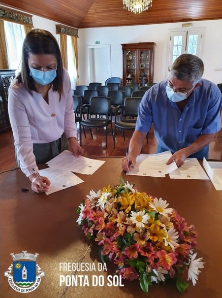 Assinado o contrato entre a Câmara e a Junta da Ponta do Sol no valor de 51.746 €